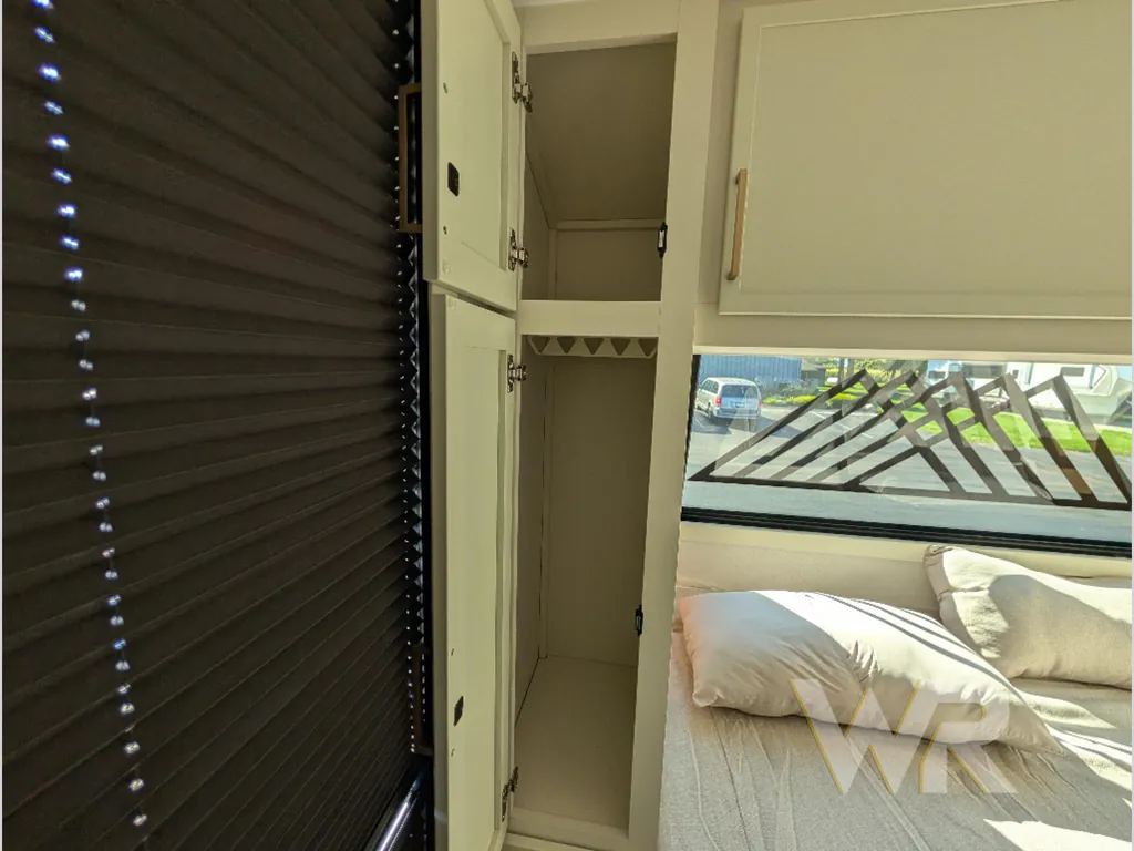 2027 Brinkley Model I 290, Photos photo 23