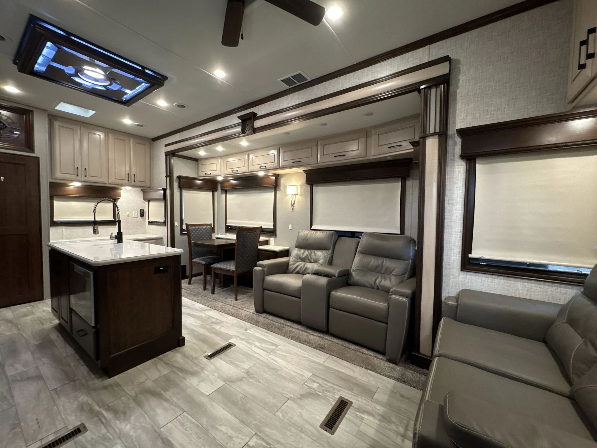 2020 DRV Mobile Suites 36RKSB — living area main