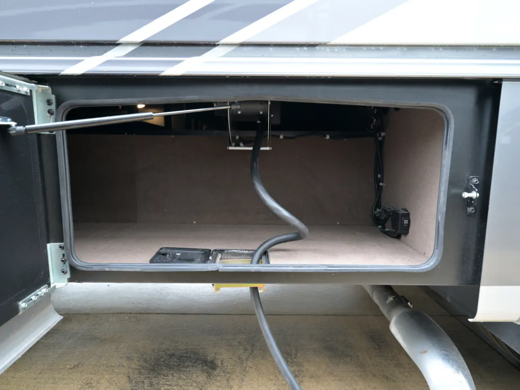 2027 Entegra Coach Accolade 37K, Photos photo 47