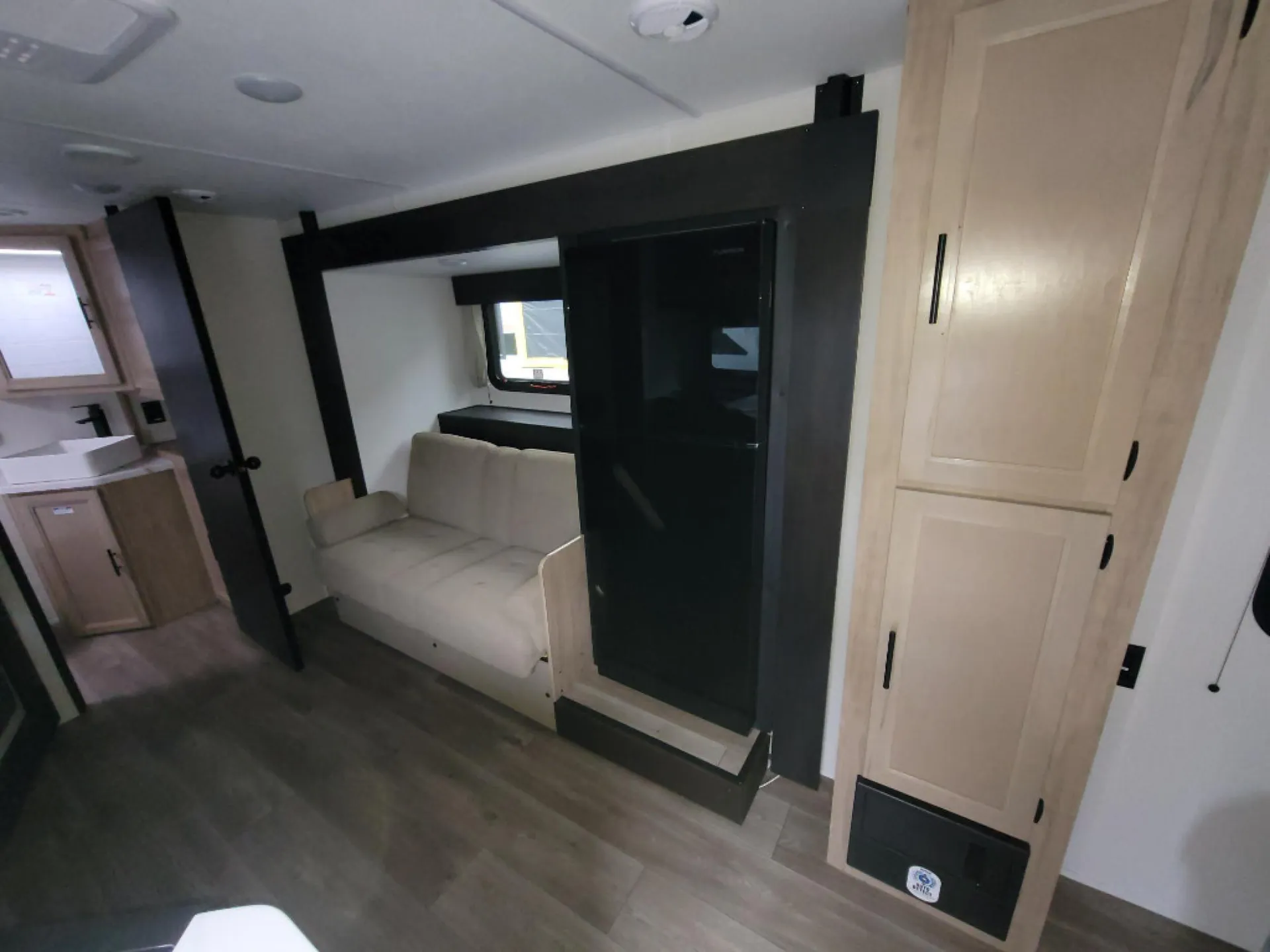 2027 Forest River Cherokee Grey Wolf 21AB — Photo 5
