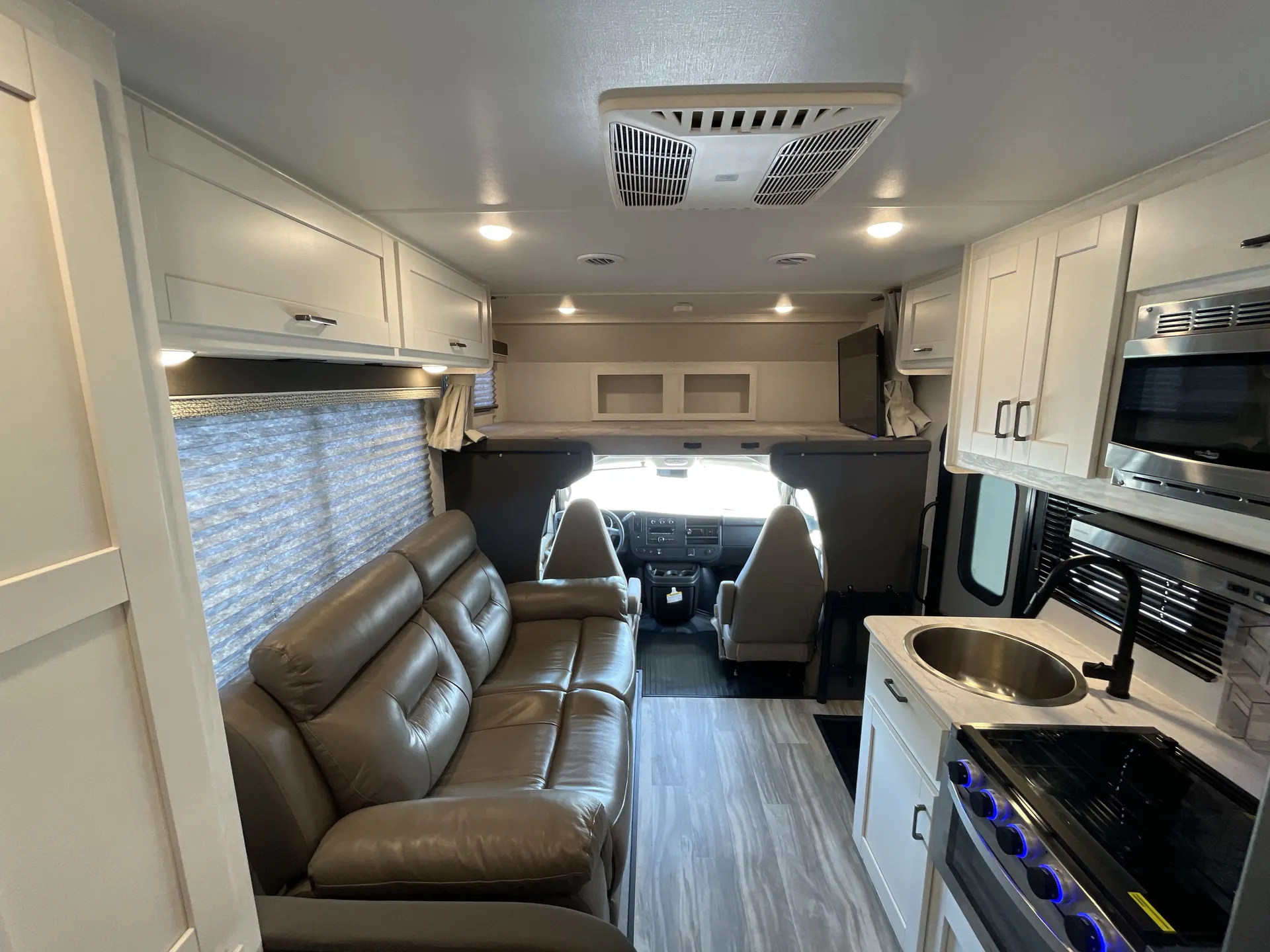 2025 Gulf Stream Conquest 6237 — living area main