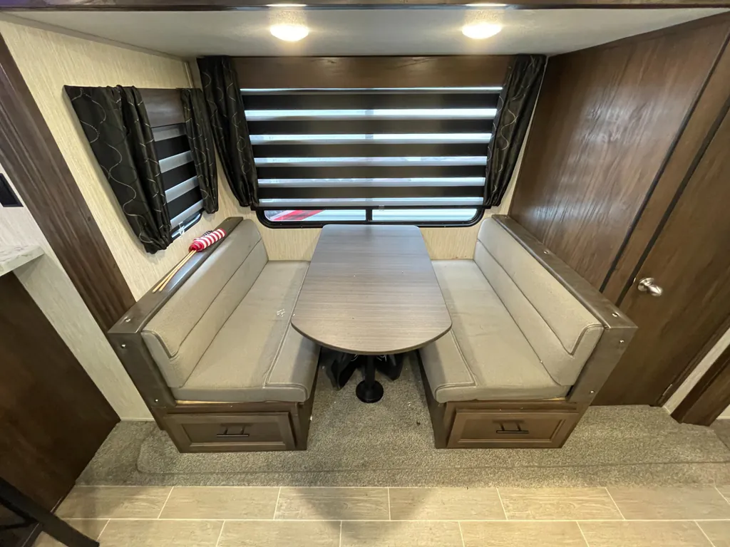2020 Forest River Cherokee 306MM, Photos photo 11