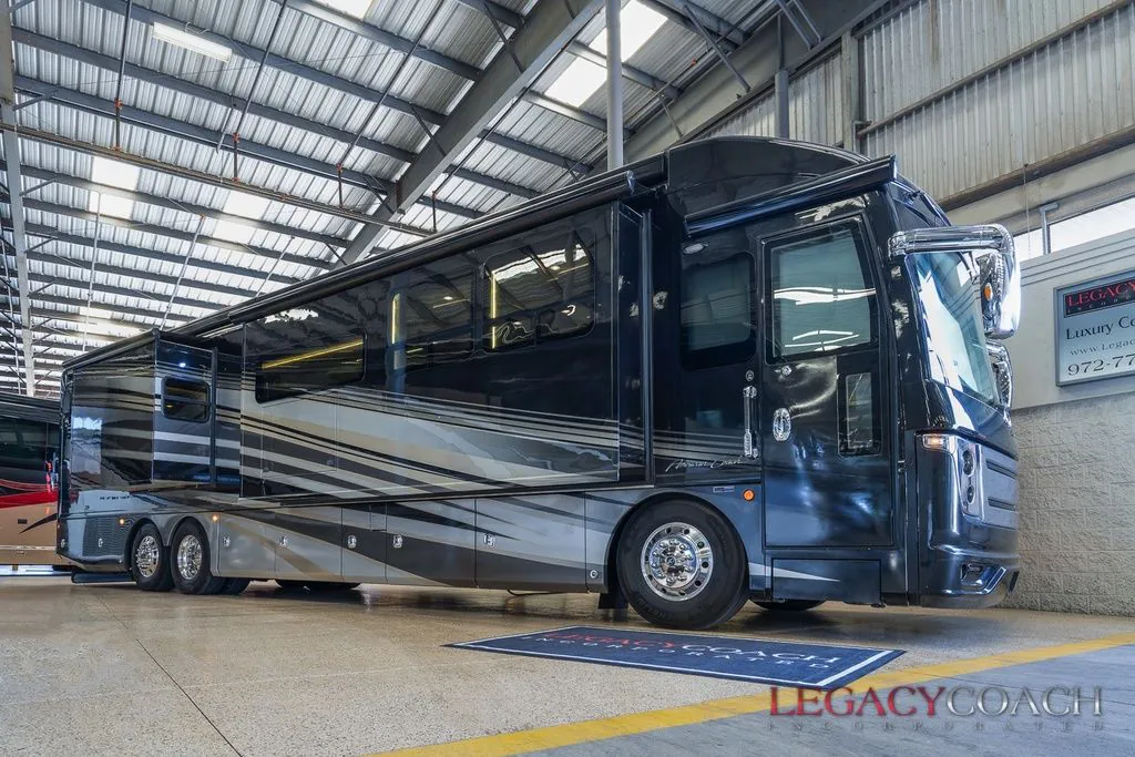 2016 American Coach American Eagle 45C - Photo 2