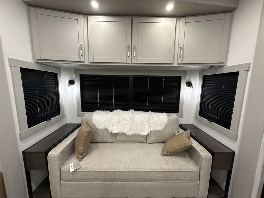 2026 Brinkley Model Z 3600, Photos photo 14