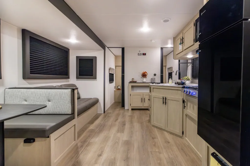 2026 Shasta RVs i-5 Edition 527BHS, Photos photo 14