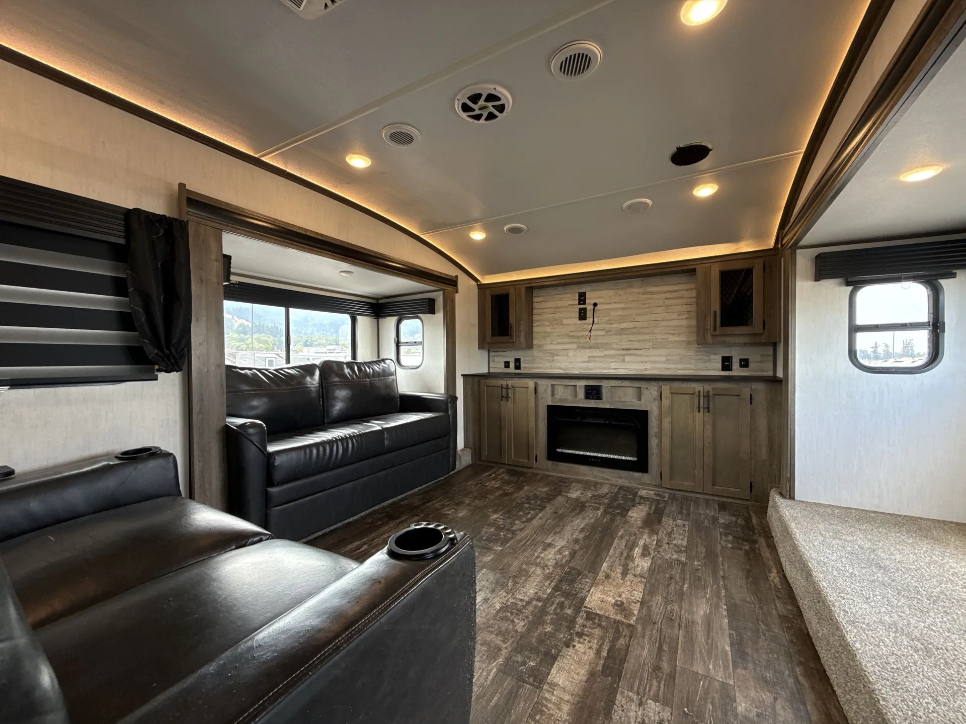 2021 Forest River Sabre 37FLH — living area main