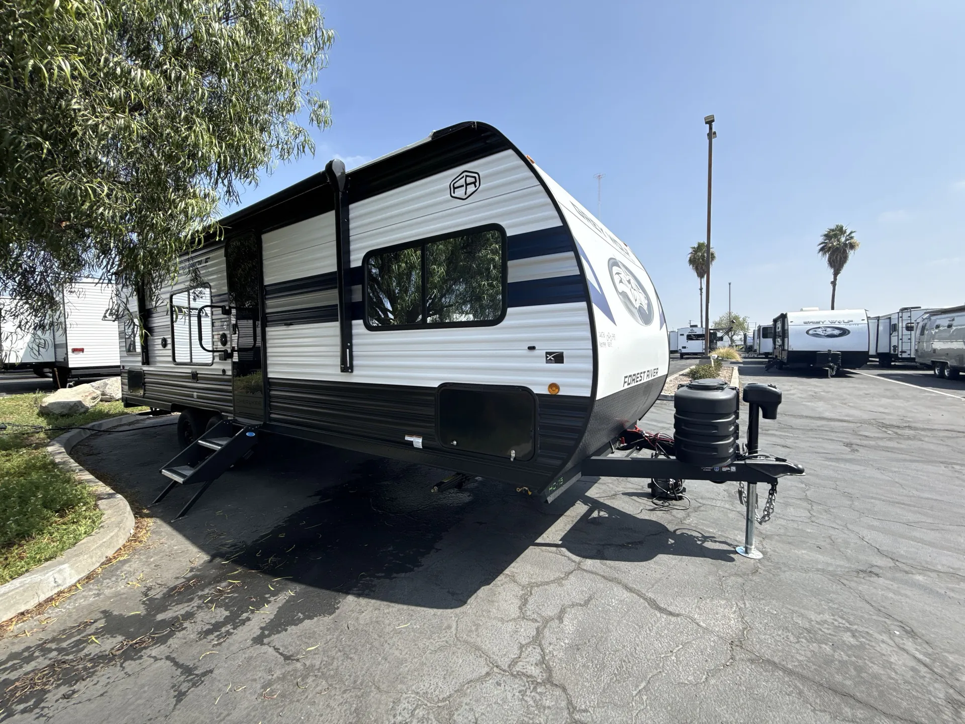 2027 Forest River Cherokee Grey Wolf 26DJSE — off campside
