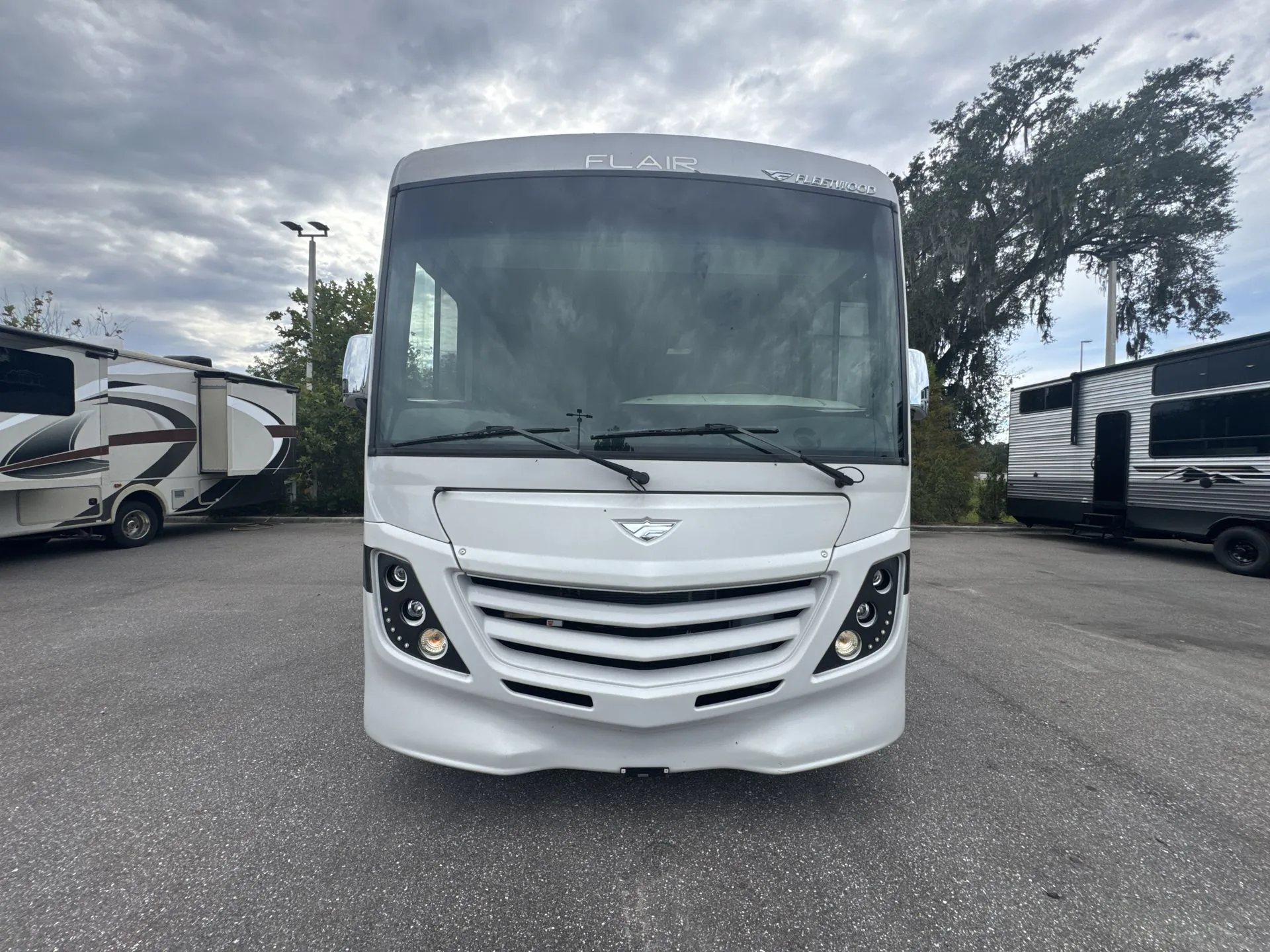 2024 Fleetwood Flair 33B6 - Photo 3