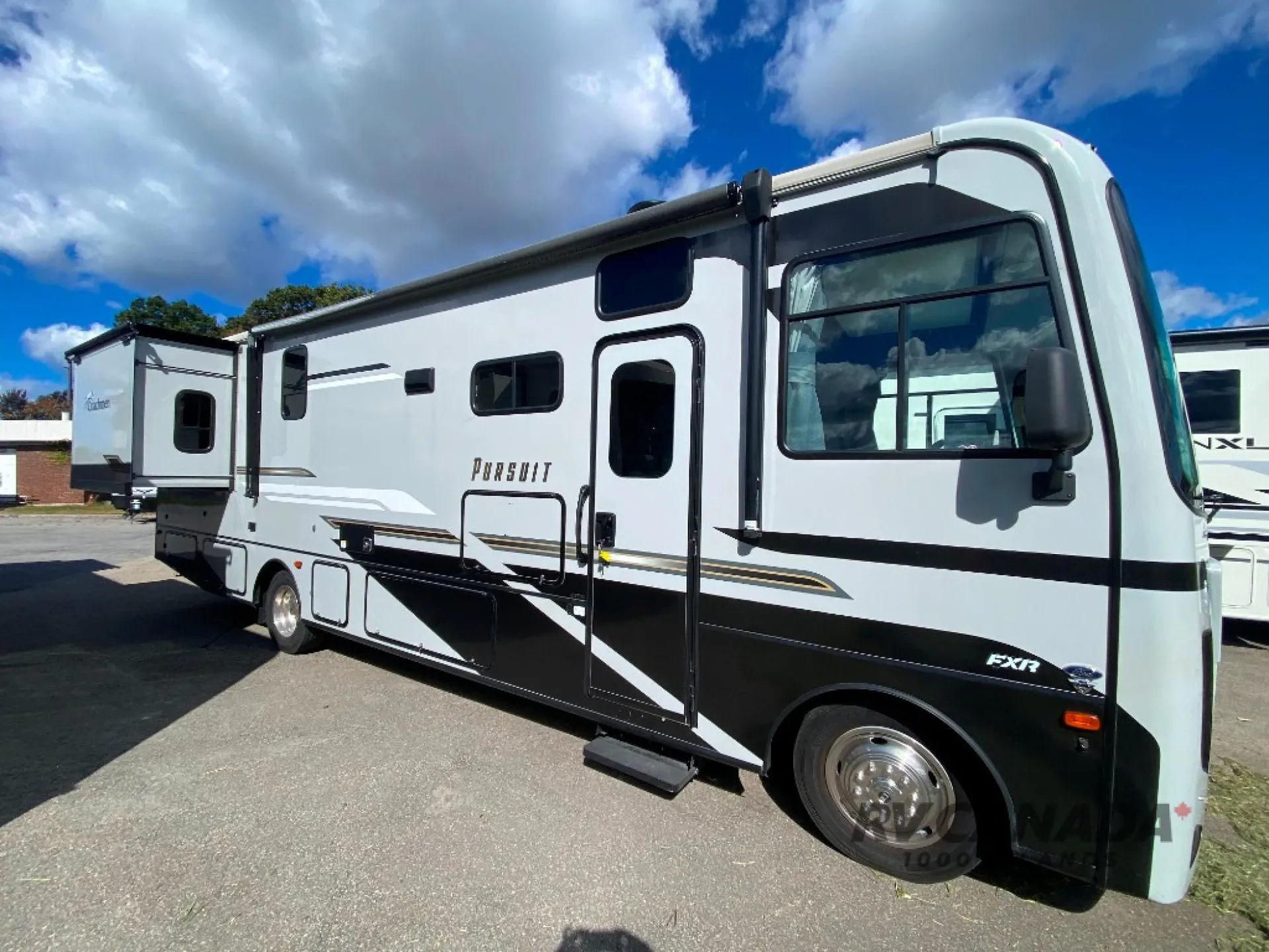 2023 Coachmen Pursuit 31TS - Photo 2