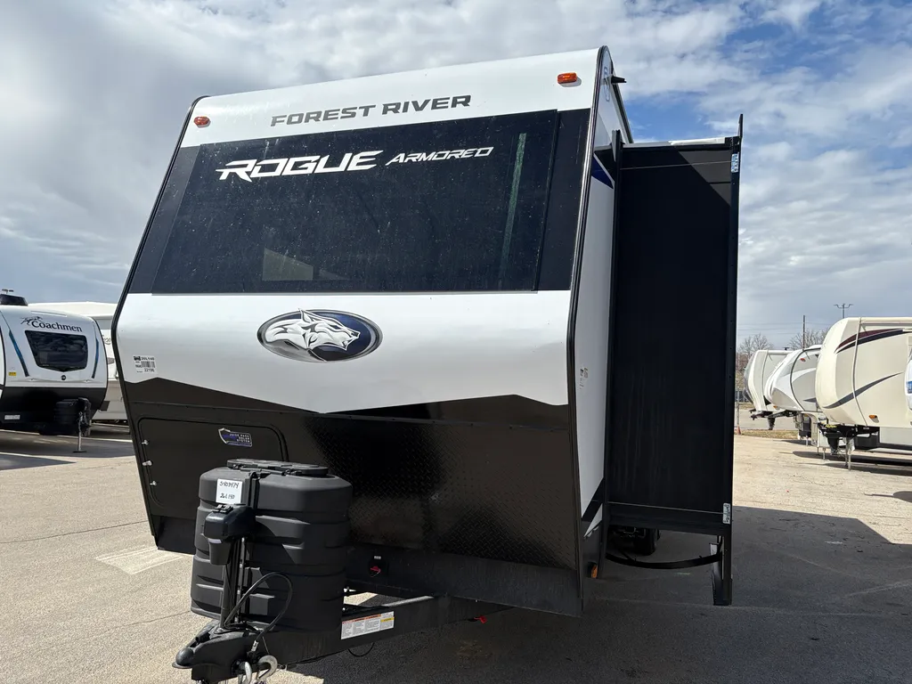 2025 Forest River Vengeance Rogue Armored 26L140, Photos photo 3