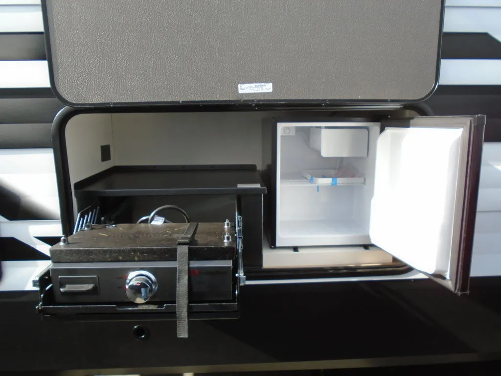 2026 Grand Design Transcend 335BHT - Photo 4