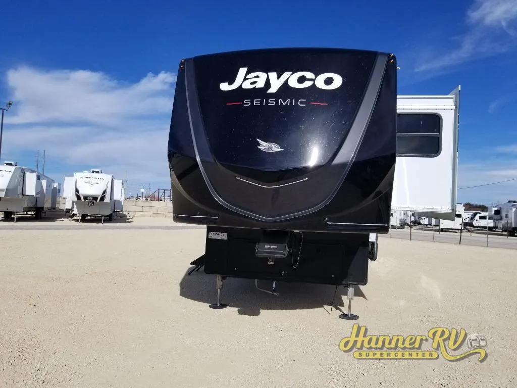 2026 Jayco Seismic 399 - Photo 3