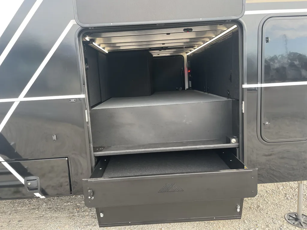 2026 Brinkley Model G 3970, Photos photo 2