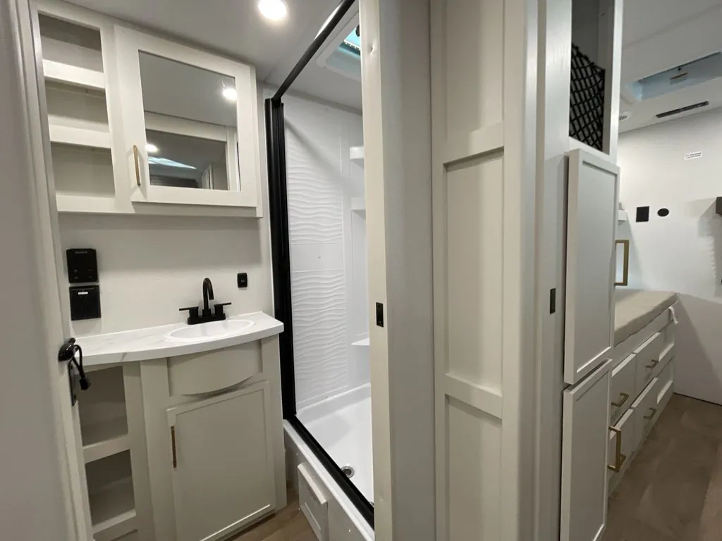 2027 Grand Design Transcend 335BHT, Photos photo 24