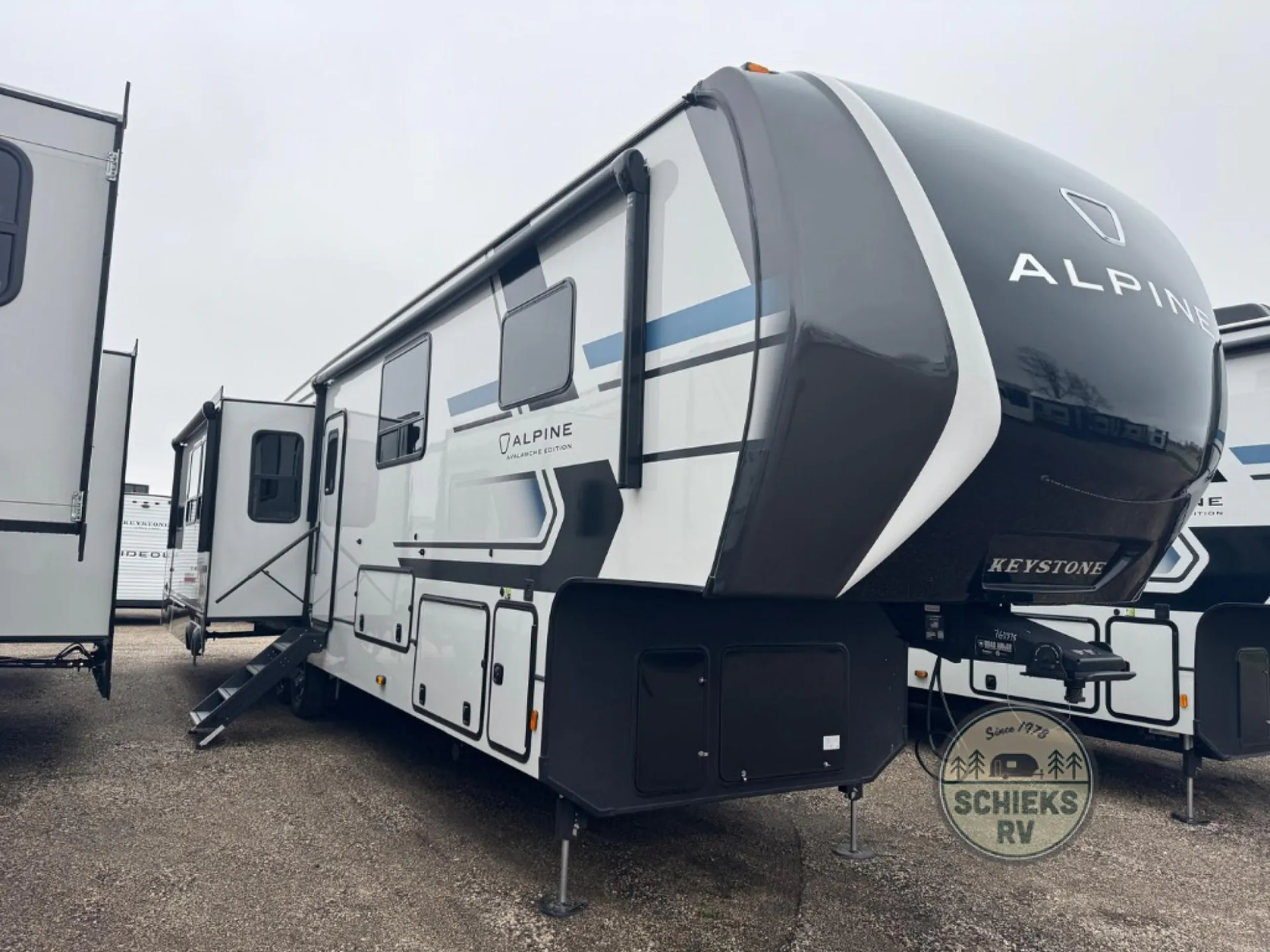2026 Keystone Avalanche 379MB - Photo 2