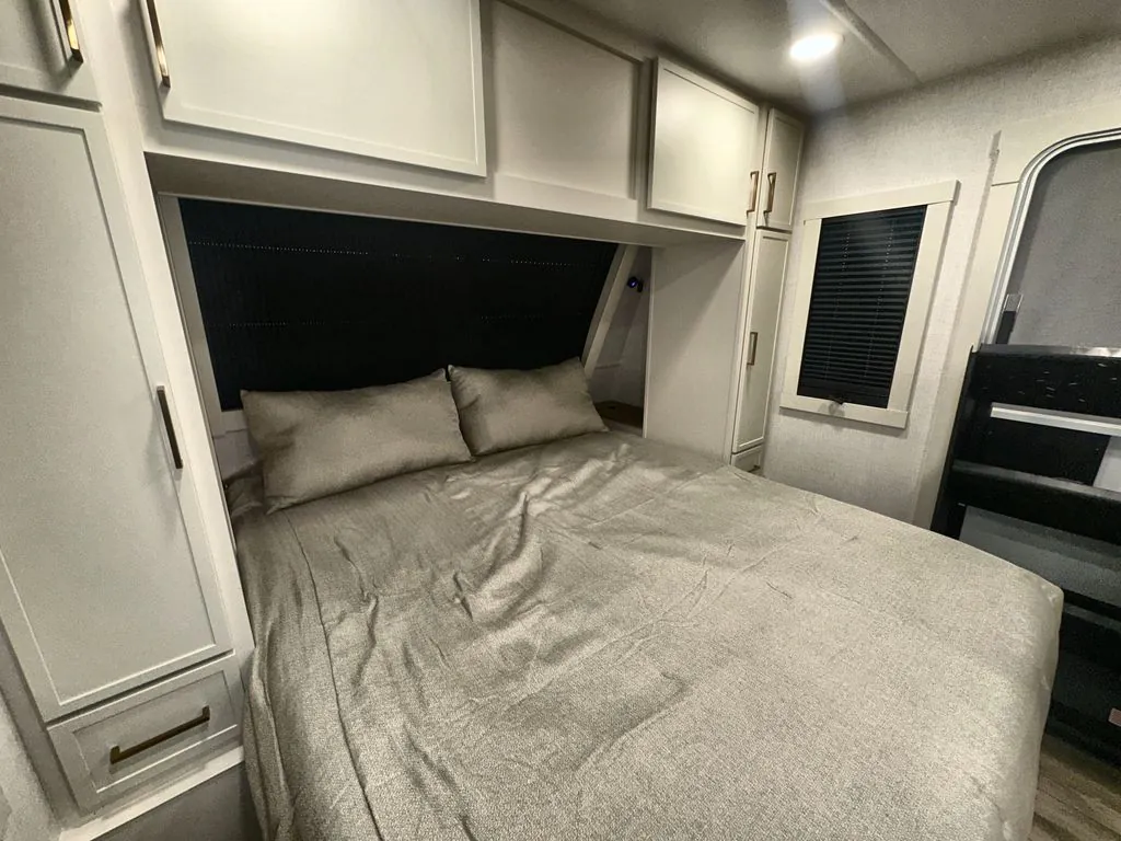 2027 Brinkley Model I 290, Photos photo 19