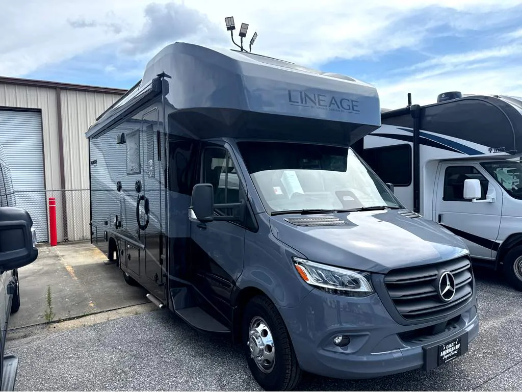 2025 Grand Design Lineage Series M 25FW - Photo 2