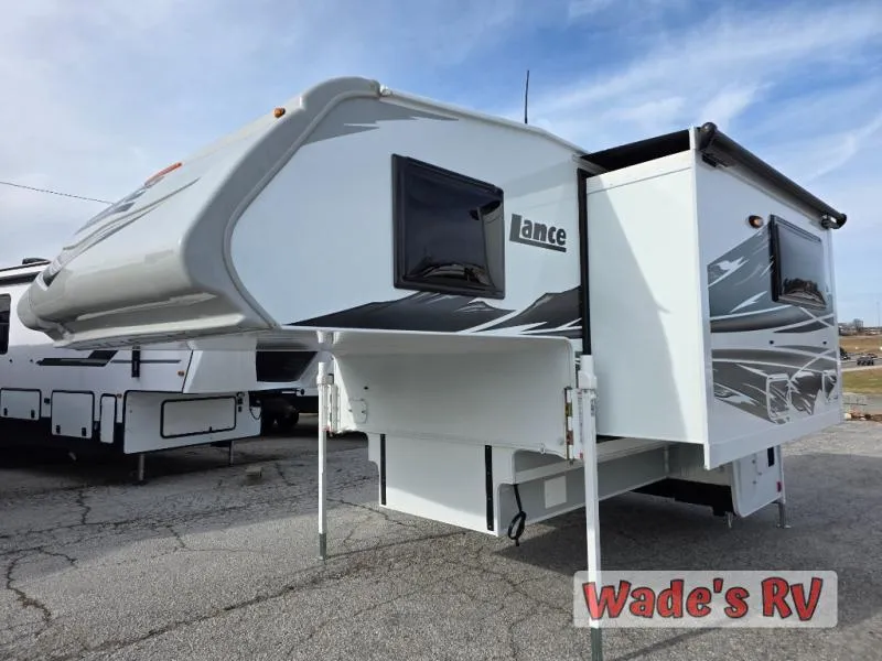 2026 Lance Lance Truck Campers New    1172 - Photo 4