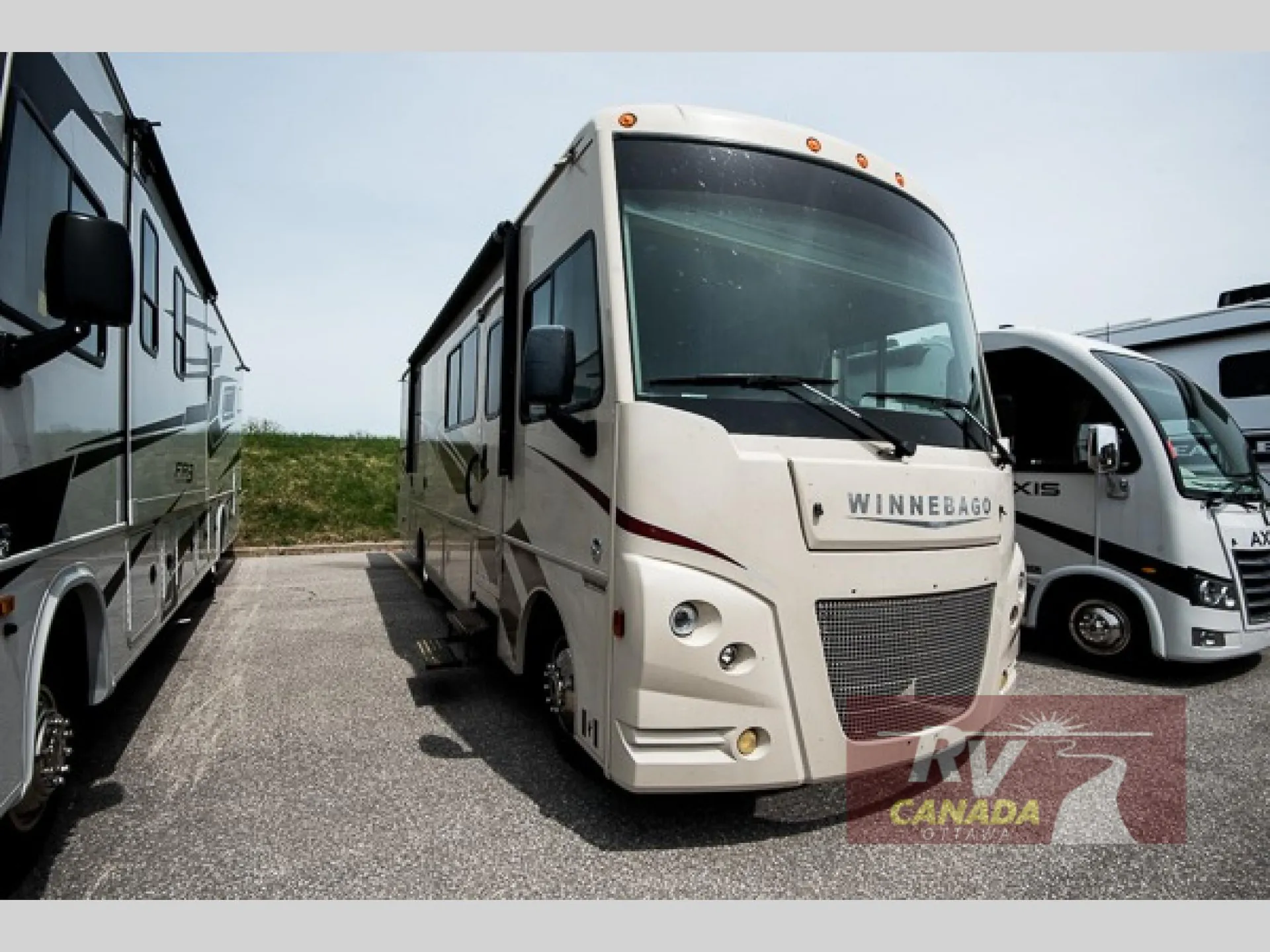 2017 Winnebago Vista 29VE - Photo 2