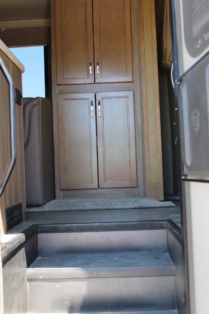 2018 Jayco Seneca 37K - Photo 4