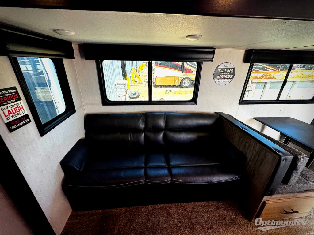 2022 Forest River Cherokee Alpha Wolf 33BH-L, Photos photo 11