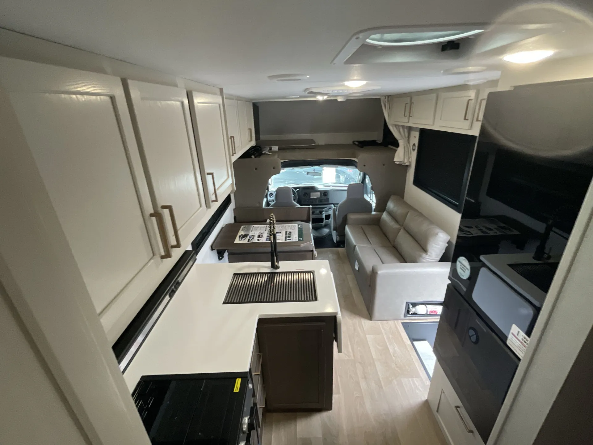 2026 East to West College Avenue 2711NK — living area main