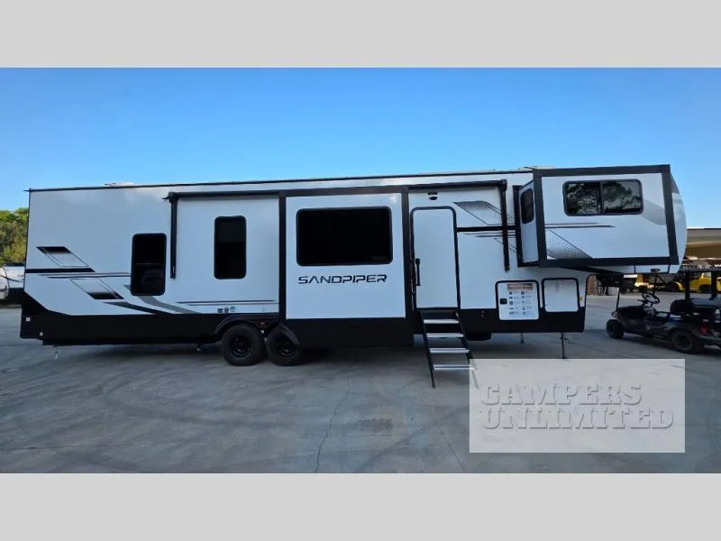 2025 Forest River Sandpiper 3990FL - Photo 2
