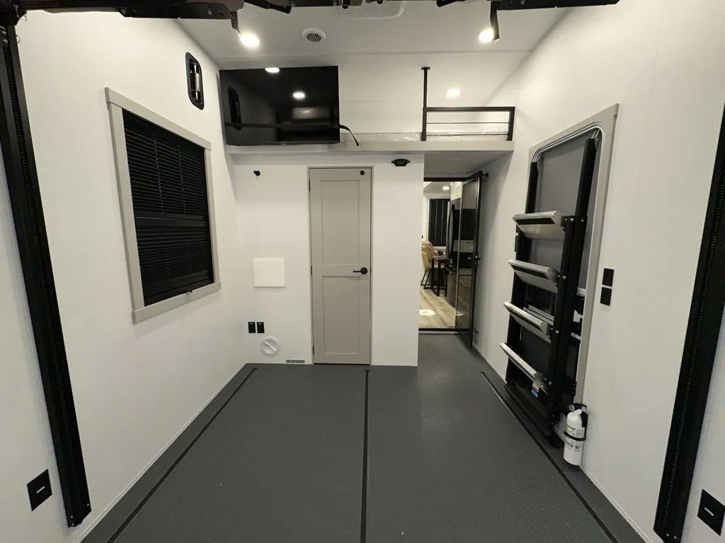 2026 Brinkley Model G 3970, Photos photo 16