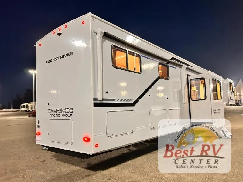 2026 Forest River Cherokee Arctic Wolf 3950SUITE - Photo 4