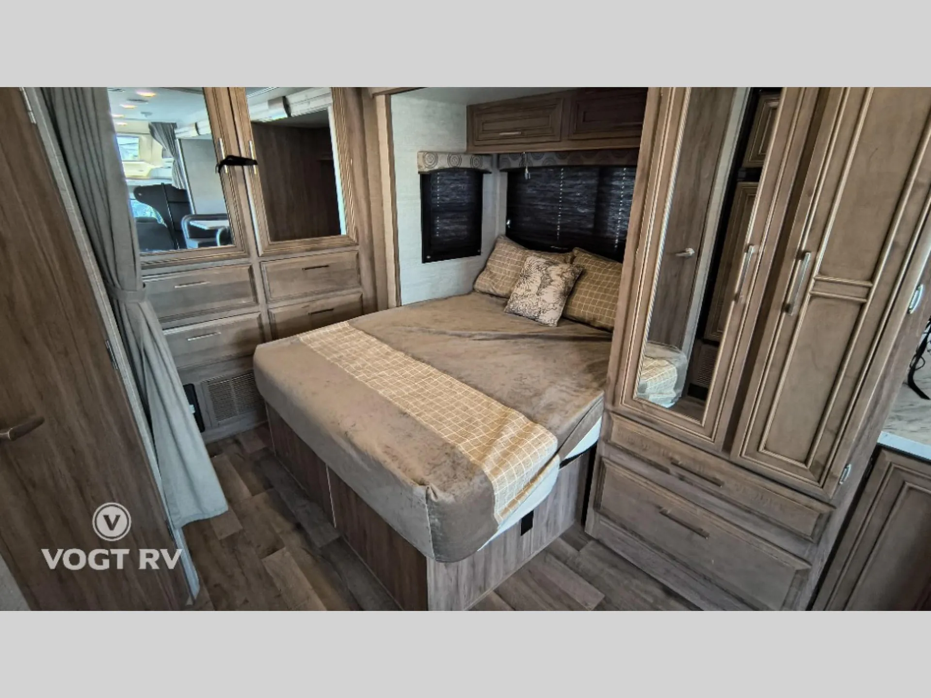 2021 Entegra Coach Odyssey 24B - Photo 3