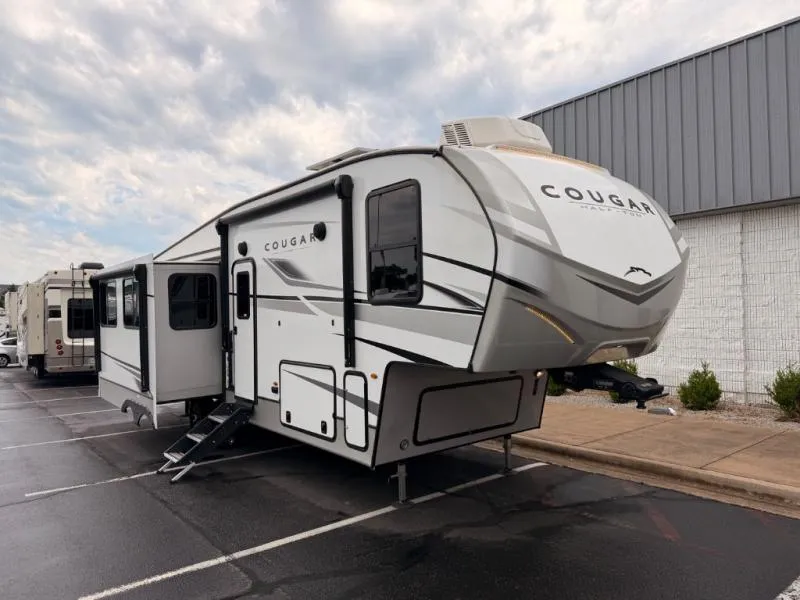 2024 Keystone RV Cougar Half-Ton 29RLI - Photo 2