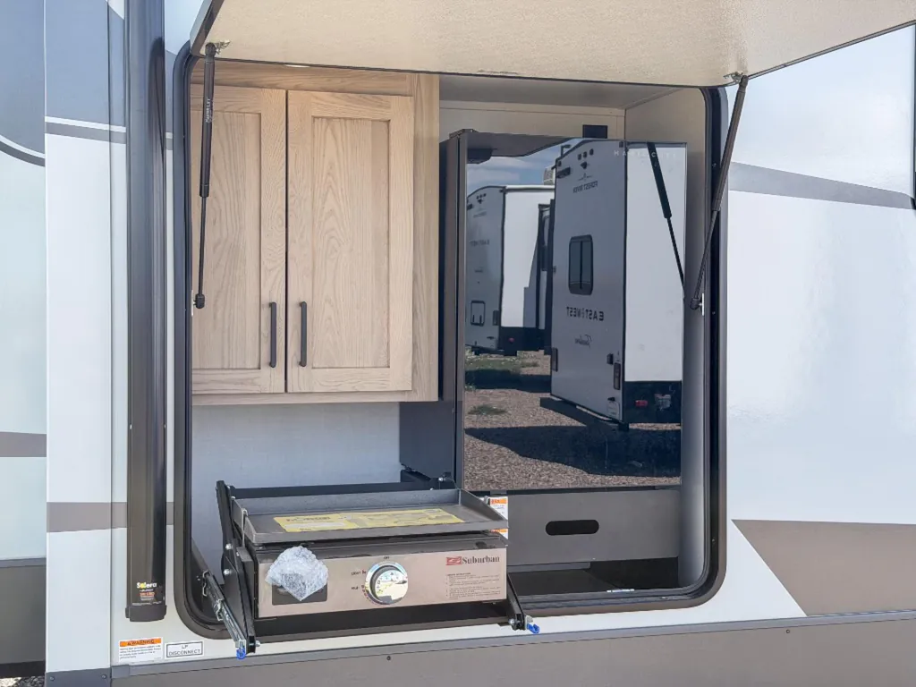 2026 Forest River Rockwood Signature R372RL, Photos photo 5