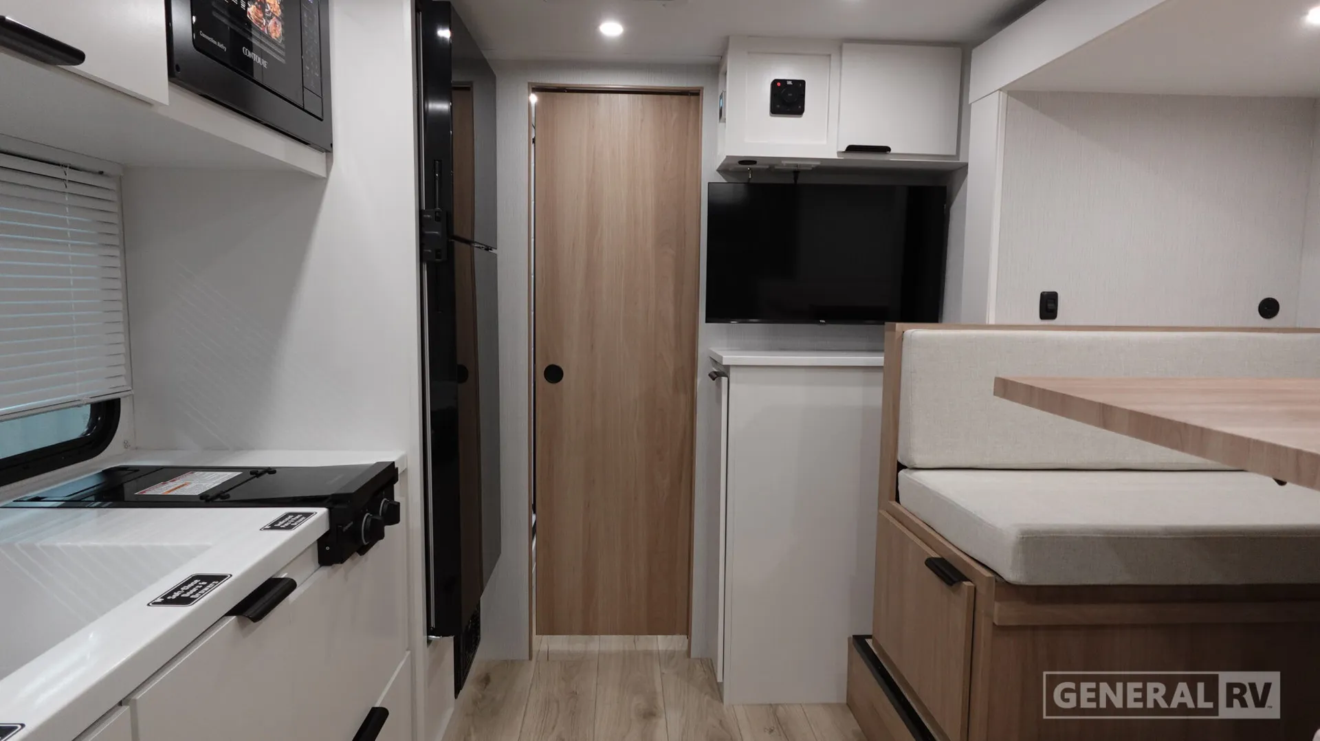 2027 Winnebago Micro Minnie 2108TB - Photo 3
