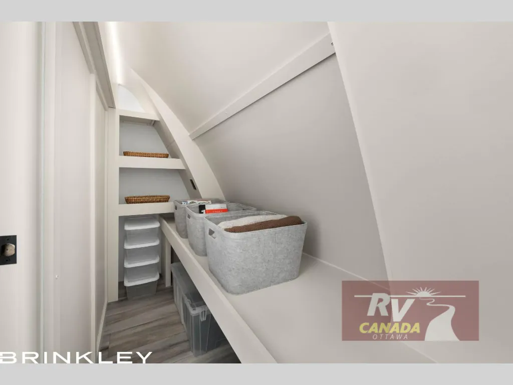 2027 Brinkley Model R 3710, Photos photo 24