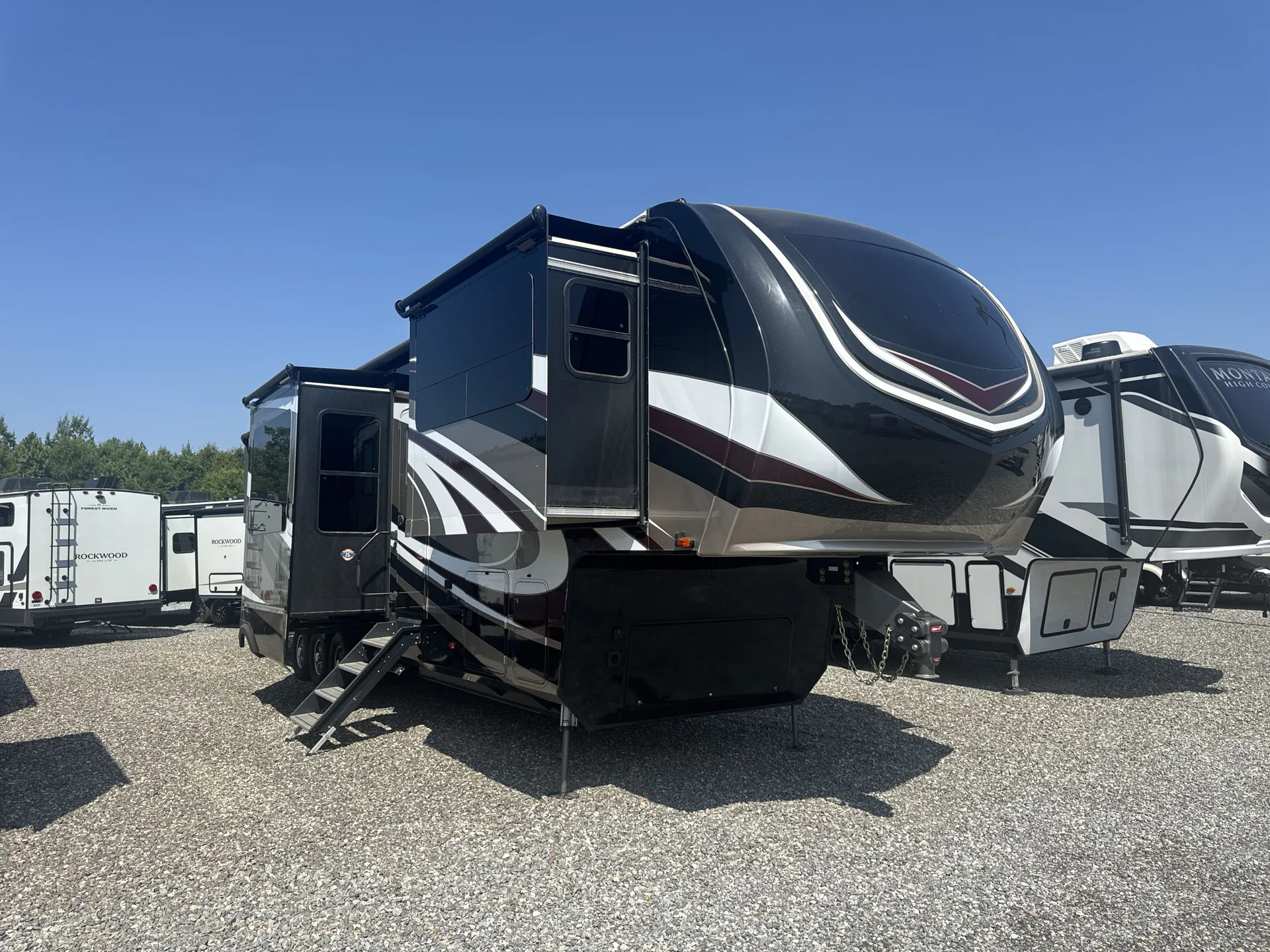 2018 Grand Design Solitude 374TH - Photo 2
