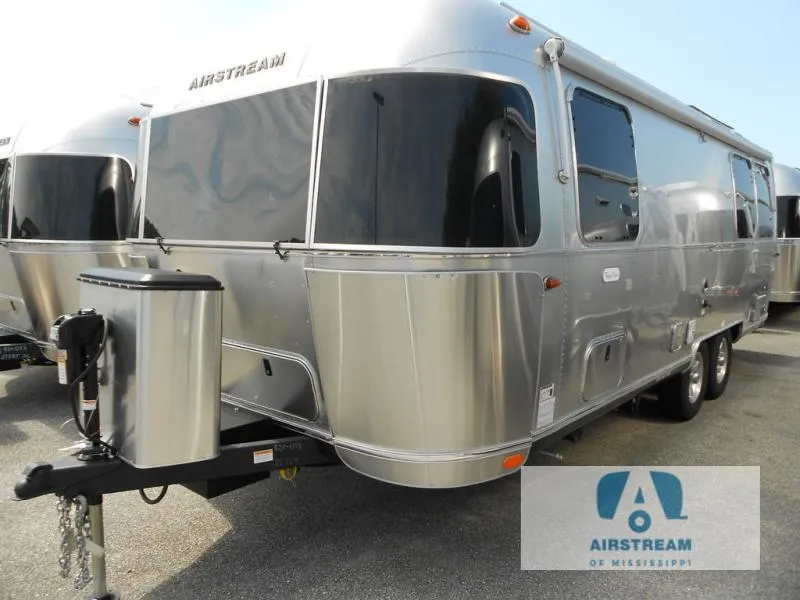 2025 Airstream Flying Cloud 25FB - Photo 3