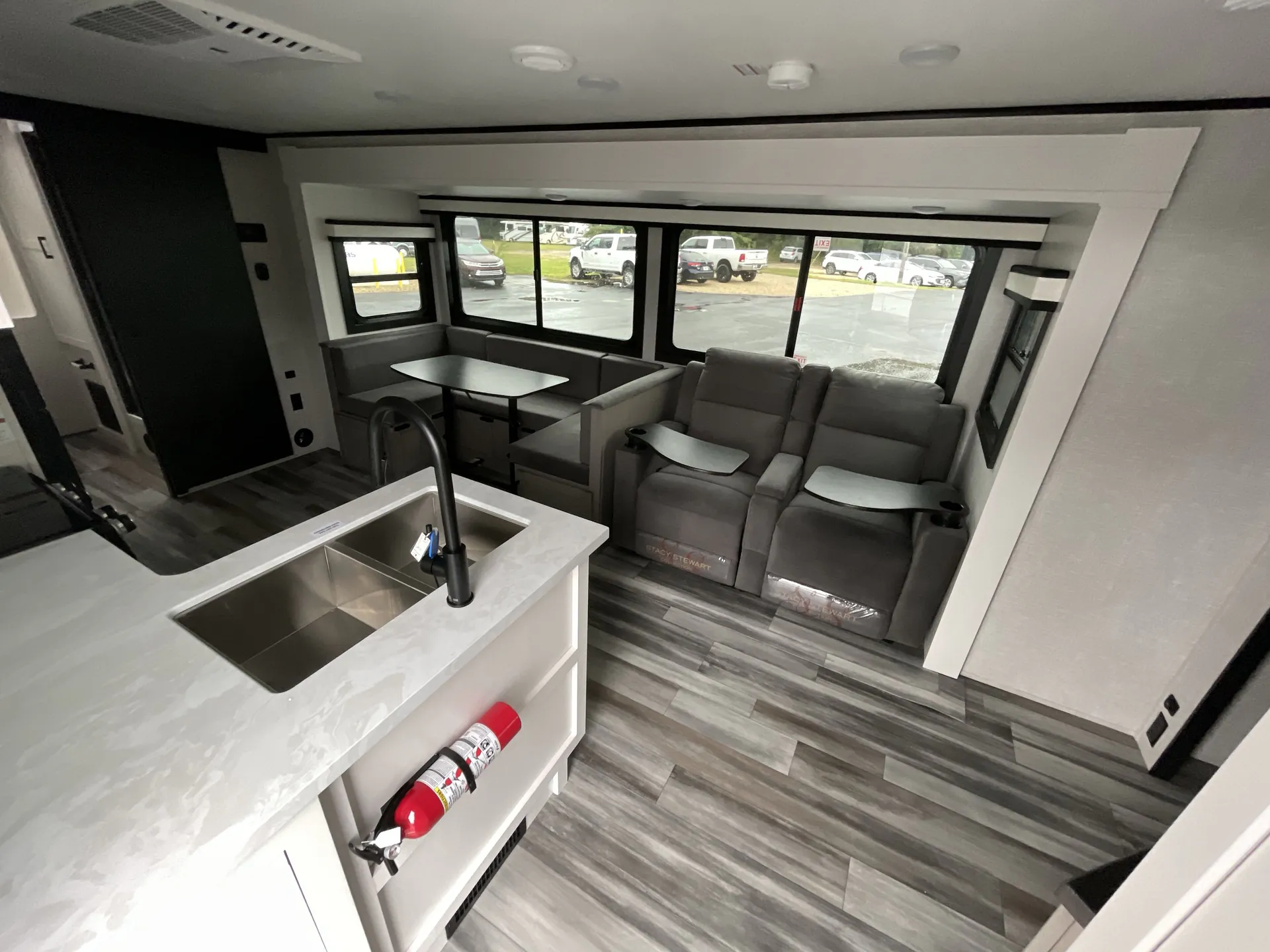 2025 Jayco Jay Feather 28RB — living area main