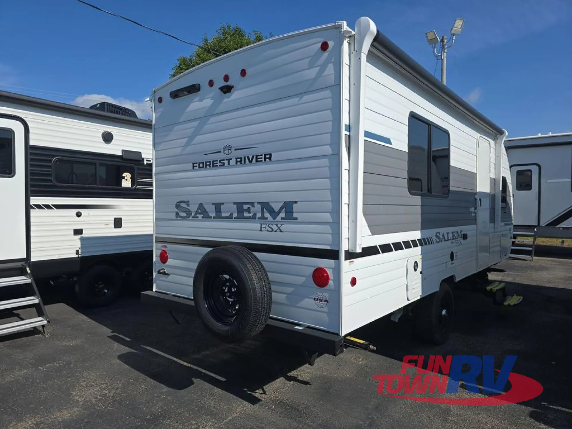 2026 Forest River Salem FSX 177ICE — Photo 5