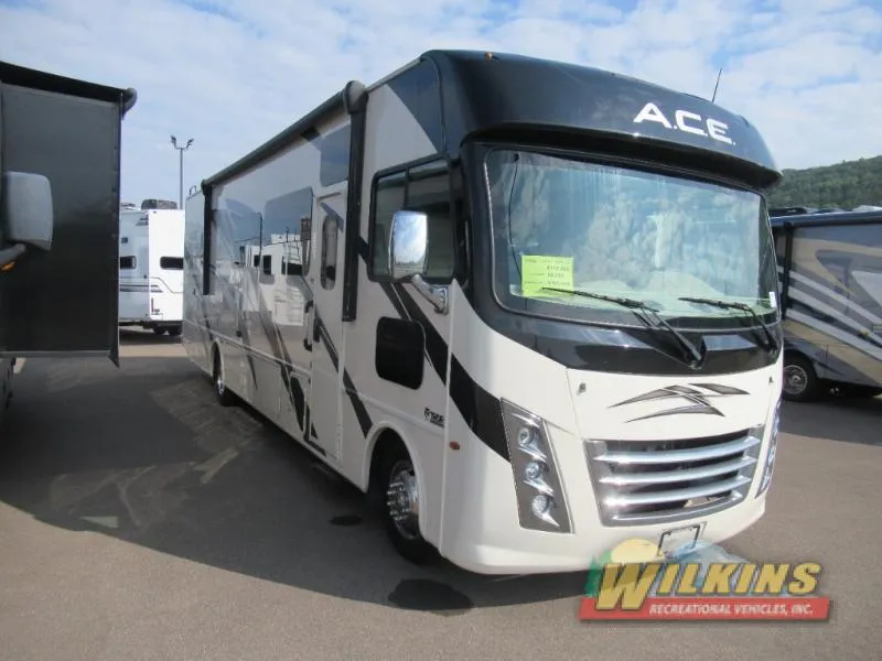 2022 Thor Motor Coach ACE 33.1 - Photo 2