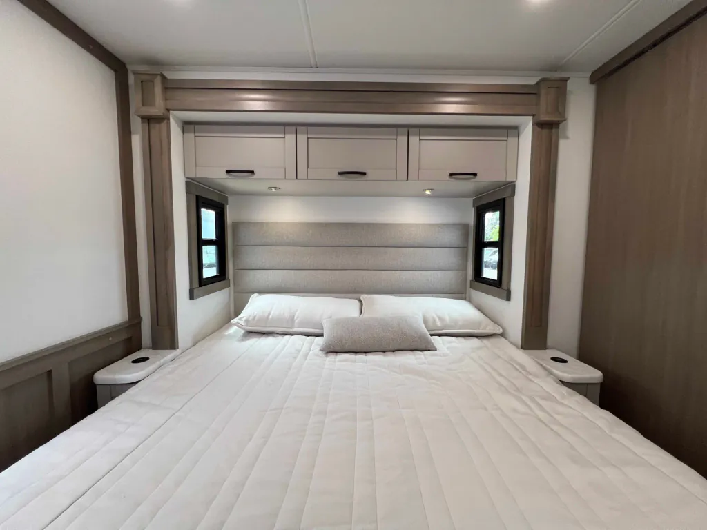 2027 Entegra Coach Vision XL 36C, Photos photo 21