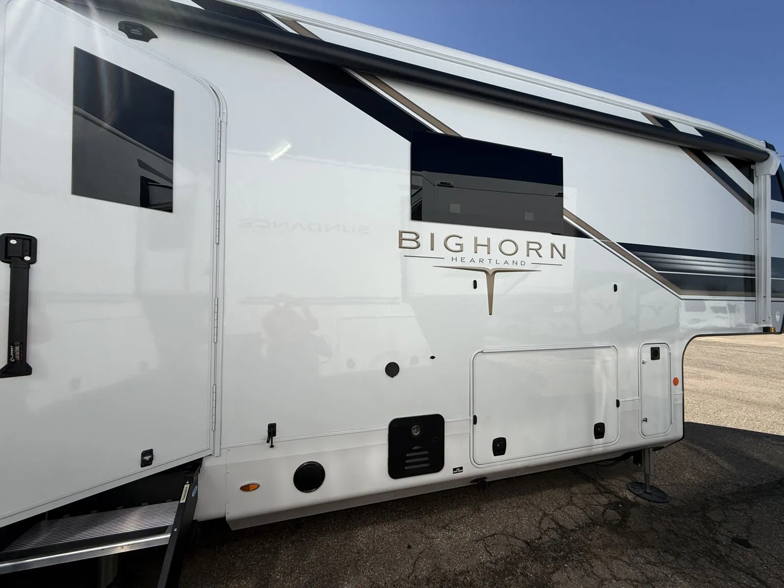 2026 Heartland Bighorn 39RK - Photo 3