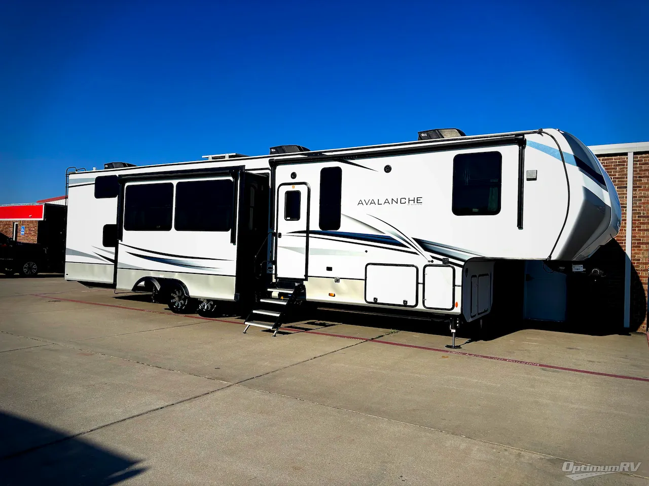 2022 Keystone Avalanche 390DS
