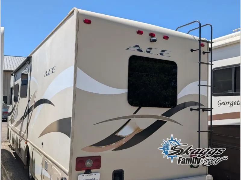 2015 Thor Motor Coach ACE Used    30.1 - Photo 3
