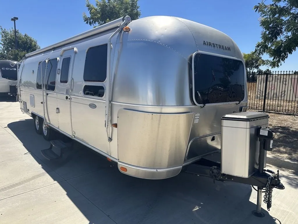 2014 Airstream Flying Cloud 30FB - Main photo
