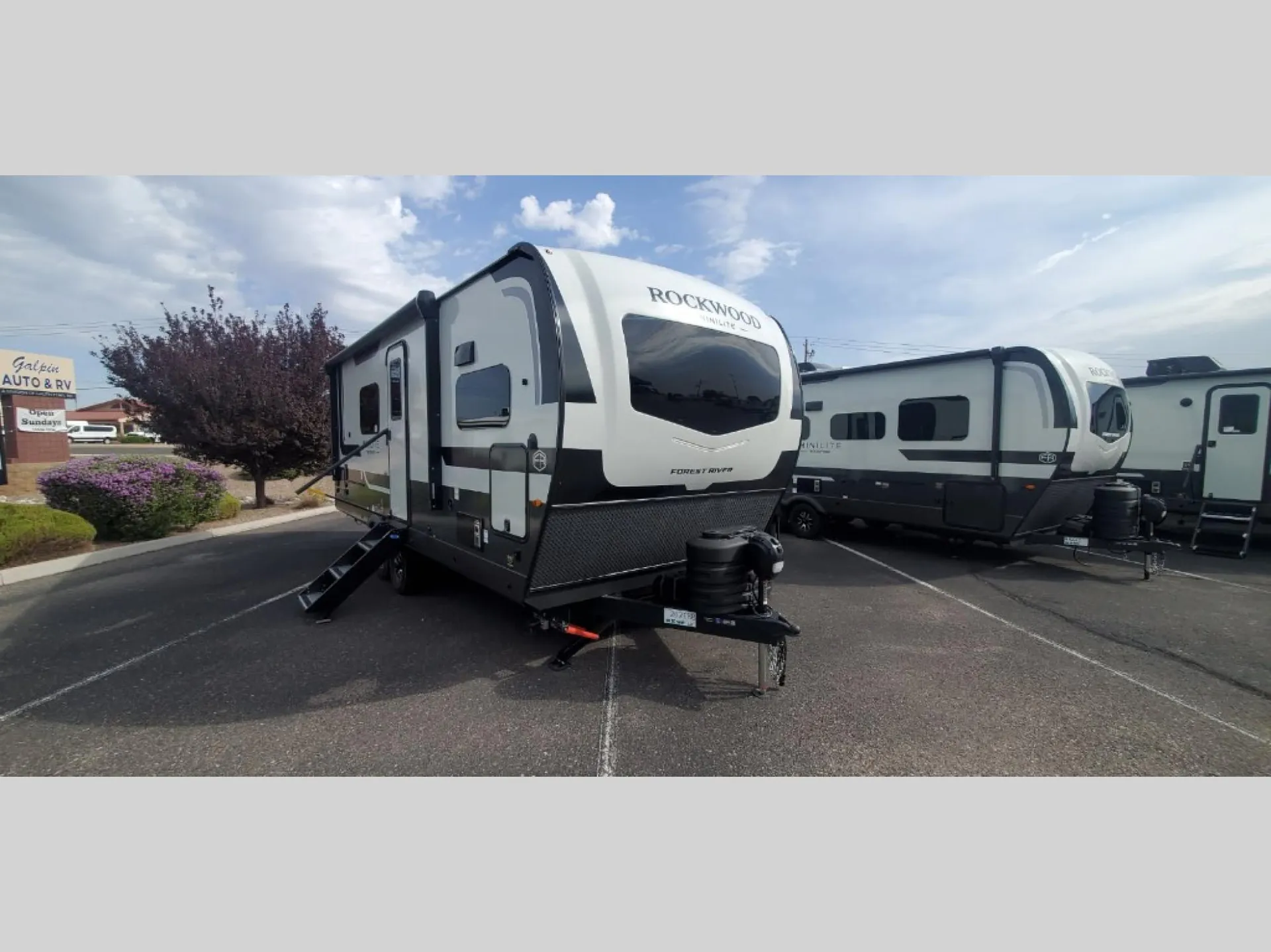2027 Forest River Rockwood Mini Lite 2523MBR