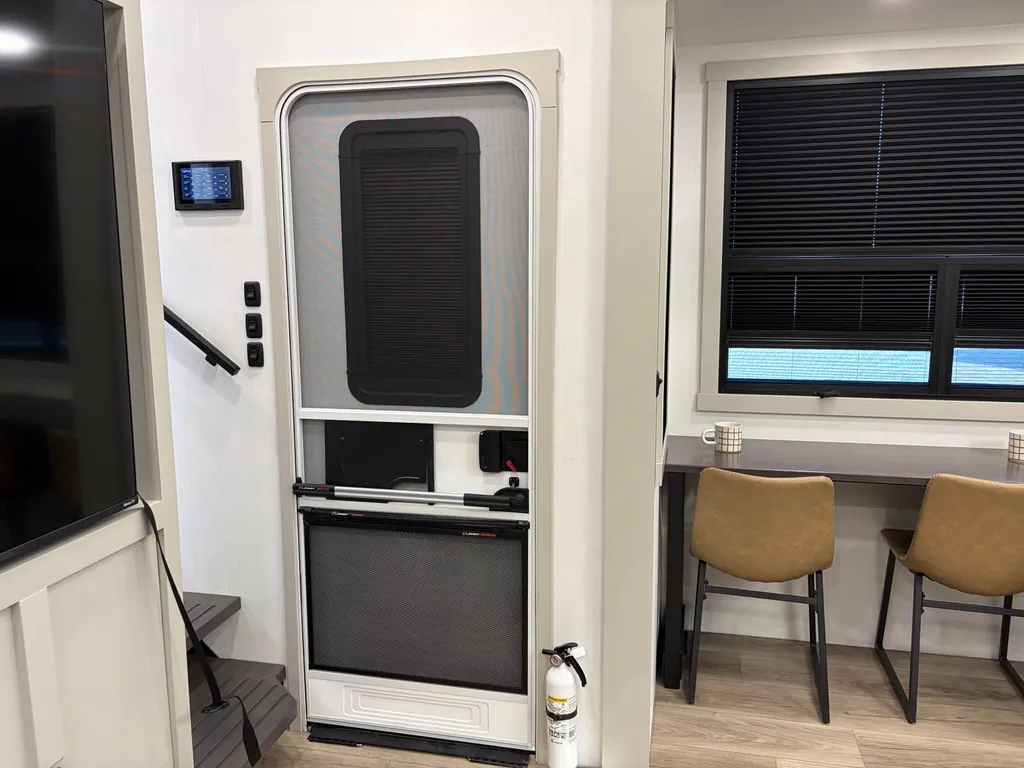 2026 Brinkley Model G 3970, Photos photo 2