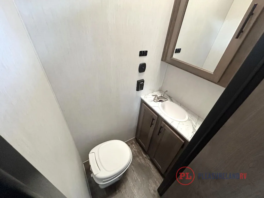 2022 Forest River Sabre 37FLH, Photos photo 23