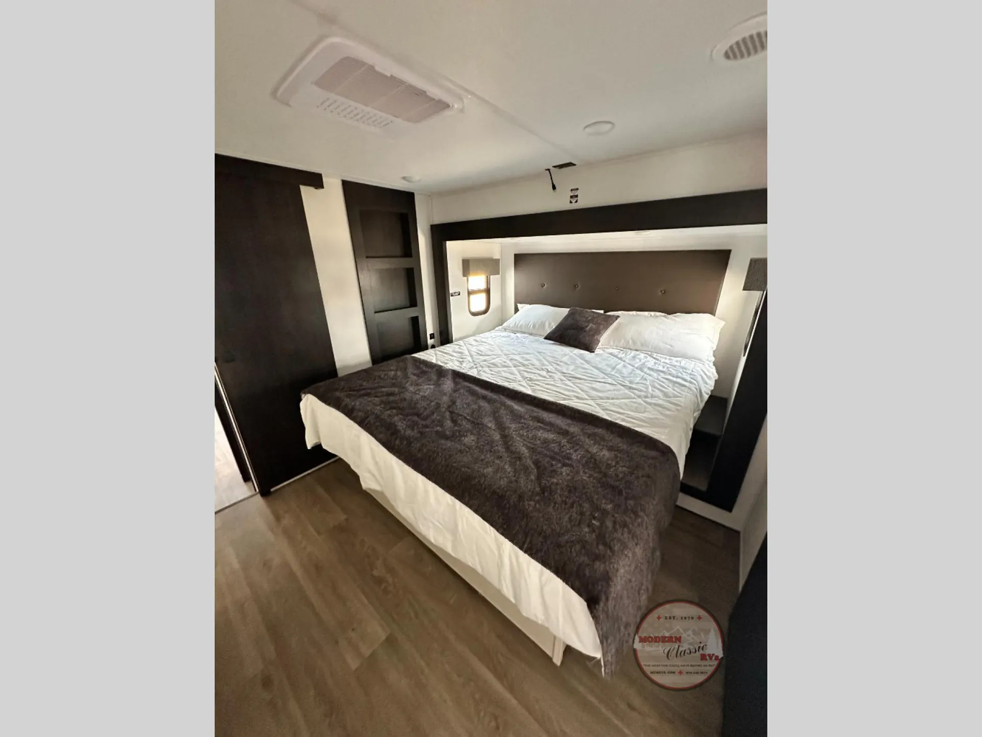 2027 Forest River Sabre 36EST — Photo 7