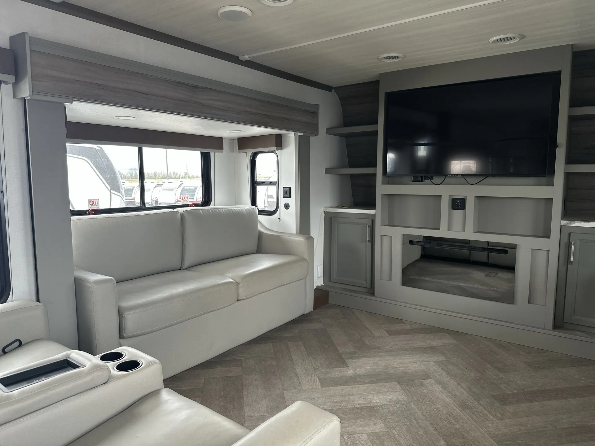 2025 Keystone Sprinter 3670FLS — living area main