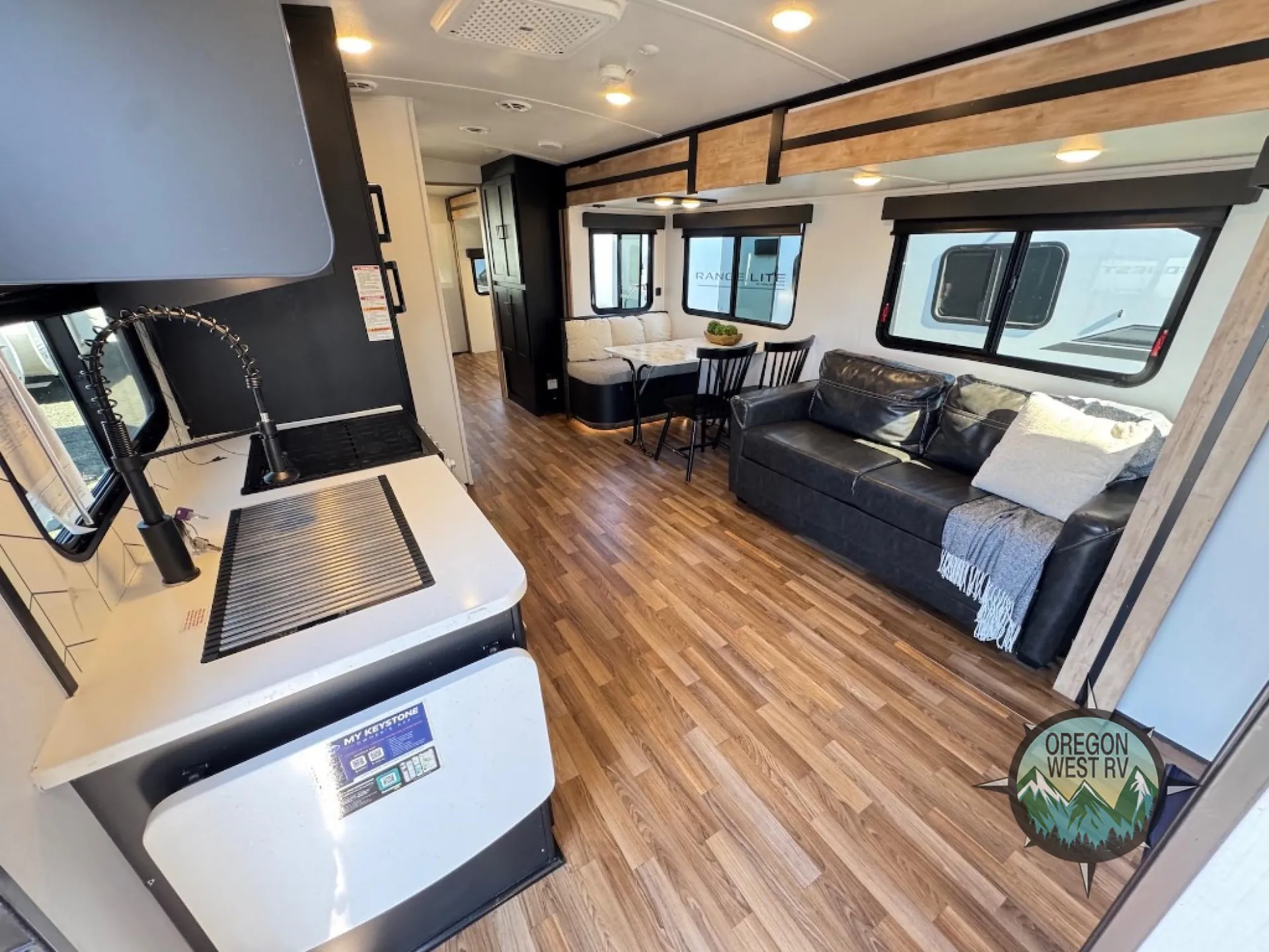 2023 Keystone Outback 342CG - Photo 3